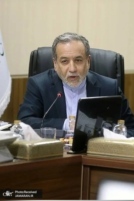 وزیر الخارجیه الإیرانی یثنی على الزیارات الاستراتیجیه للاریجانی إلى العراق ولبنان