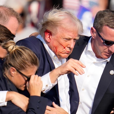 بعد عام على حادثه باتلر: کیف تحولت محاوله الاغتیال الفاشله ضد ترامب إلى معرکه غیر متکافئه لمحاسبه جهاز الخدمه السریه؟