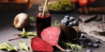 أفضل الحاویات لتخزین عصیر الشمندر وطرق التخزین
