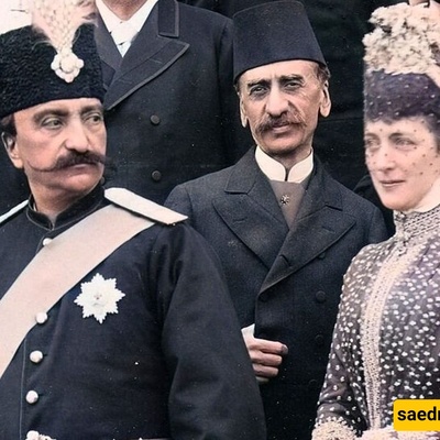لمحه من التاریخ: لماذا کانت نساء حریم القاجار یحملن شوارب فی صورهن؟ تفضیلات ناصر الدین شاه أم معاییر الجمال؟