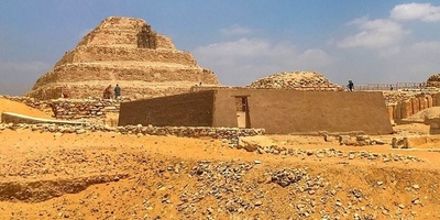 الفرعون الذی یلتهم الآلهه: ماذا یعنی أکثر النقوش المصریه القدیمه غموضًا؟