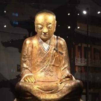 العثور على رفات بشریه داخل تمثال بوذا ذهبی عمره 1000 عام + صور