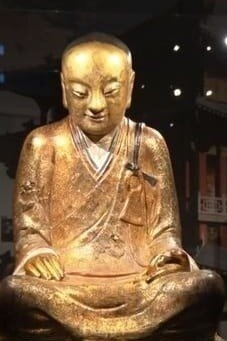 العثور على رفات بشریه داخل تمثال بوذا ذهبی عمره 1000 عام + صور