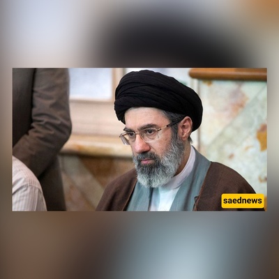 حجه الإسلام مجتبى خامنئی النجل الثانی لقائد الثوره یحضر تشییع جثمان الشهداء + فیدیو