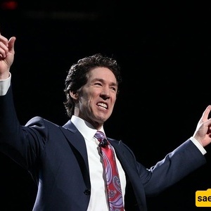 استمع لهذا المقطع التحفیزی لجویل أوستین بصوتک فقط — سیشکل یومک! تعلم أن أی فشل أو حکم لا یمکن أن یقلل من قیمتک الحقیقیه!