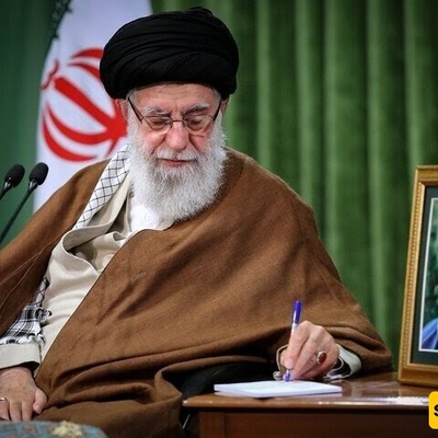 قائد الثوره الاسلامیه یمدد عضویه أعضاء مجلس أمناء مؤسسه الإمام الخمینی للإغاثه