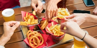 هذه الأطعمه تقتل دماغک