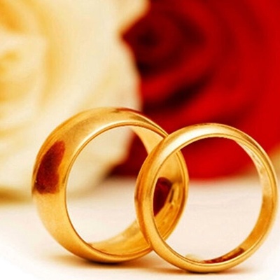 الزواج الصادم لصبی عمره 8 أعوام من امرأه تبلغ 60 عامًا: صور الزوجین المحکوم علیهما بالفشل