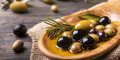 معلومات مفیده عن الزیتون ومحتواه من السعرات الحراریه
