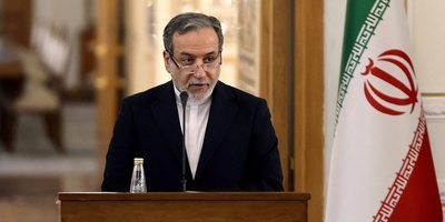 یجب على الأمریکیین استعاده بلدهم: عرقجی