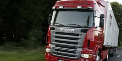 شاحنه هذه المرأه البالغه من العمر 35 عامًا تبدو کمنزل أحلام باربی