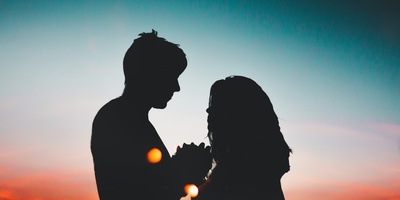 طریقه غریبه استخدمها رجل ثری لقیاس مدى حب زوجته له