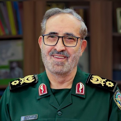 ابنه سردار علی شدمانی تتباهى بقوه وزینب ضد إسرائیل بشأن جثه والدها + فیدیو