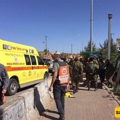 إصابه ضابط شرطه فی الاحتلال الصهیونی خلال عملیه فلسطینیه