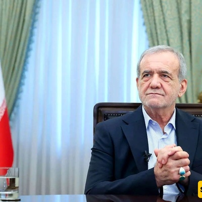 بزشکیان بشأن تقسیم الناس إلى «مقرّبین» و«غرباء»: لقد افترضنا أن المتدینین هم «المقرّبون» وأن الآخرین لیسوا کذلک