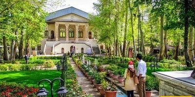 القصور والمنازل التاریخیه الشهیره فی طهران (مع الصور)