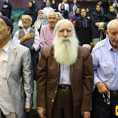الرئیس یحذّر من تحوّل دیموغرافی کبیر مع تزاید شیخوخه السکان فی إیران