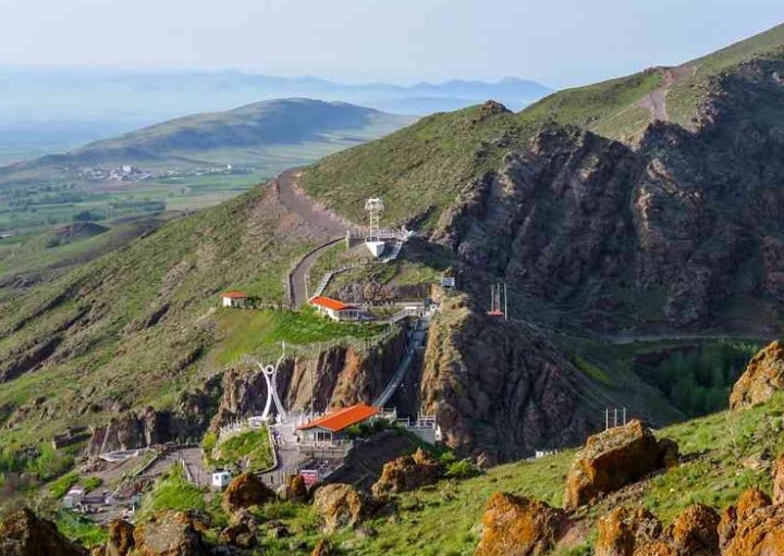 جسر هیر الزجاجی المعلق