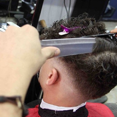 قصات شعر بأسلوب جریء وغیر تقلیدی: حیث یتحول تشکیل فروه الرأس إلى فن