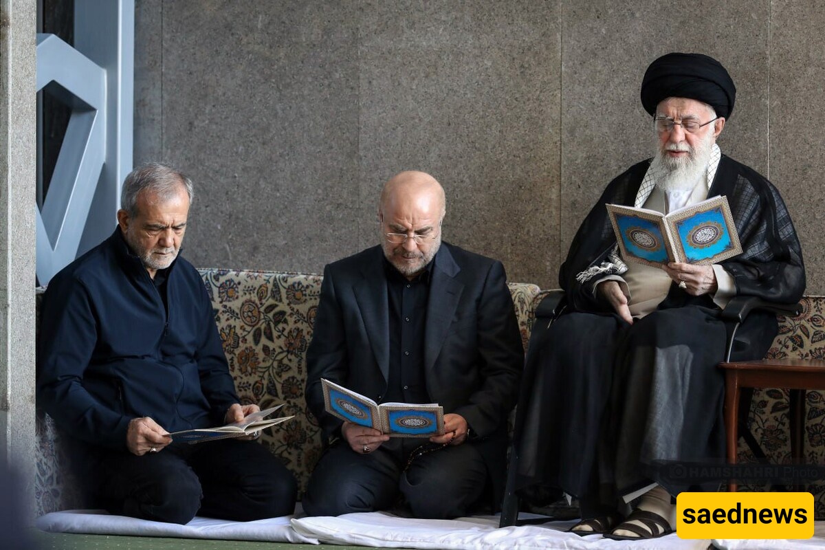لحظه لافته فی صلاه الجمعه: أبناء القاده الإیرانیین یشارکون فی المناسبه التاریخیه + صور