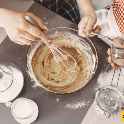 کیفیه منع رائحه البیض فی الکعک: نصائح لخفق البیض بشکل صحیح فی الخَبز