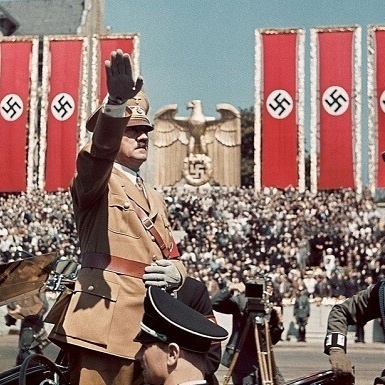 کنز هتلر الضخم والرائع ما زال مدفونًا تحت الأرض [+صور]