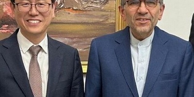 الدبلوماسیون الإیرانیون والکوریون الجنوبیون یستکشفون العلاقات الثنائیه والتطورات الإقلیمیه