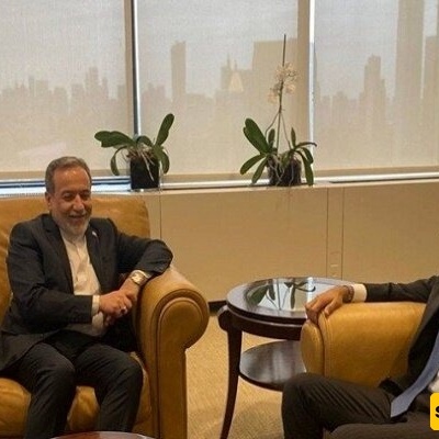 وزیر خارجیه إیران ورئیس الوکاله الدولیه للطاقه الذریه یجرون محادثات حاسمه حول التعاون النووی فی نیویورک