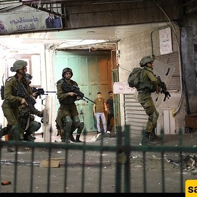 اعتقالات واسعه فی عناتا شرق القدس ویحول أحد المنازل لمرکز تحقیق میدانی