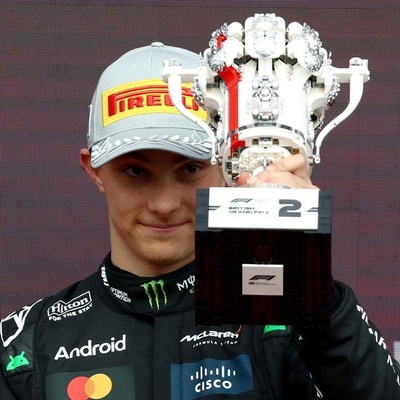 لماذا یفلت أوسکار بیاتری من الانطلاق من الحلبه الجانبیه بعد تغییر شاسیه ماکلارین