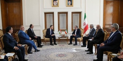 إیران تسعى إلى توسیع التعاون الاقتصادی مع طاجیکستان