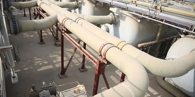 وزیر الخارجیه الإیرانی یحذر من “عواقب وخیمه” بعد الضربه الأمریکیه على محطه تحلیه المیاه