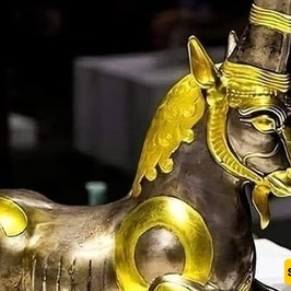 فیدیو: الکنز الغامض لقصر المرمر؛ تمثال الوعل الأخمینی وقصه مجد لا یُنسى