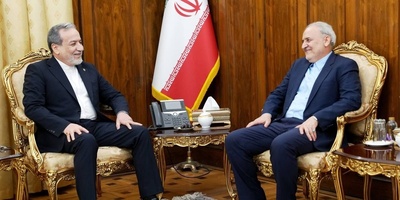 أراغجی یجری محادثات مع سفیر إیران لدى باکستان