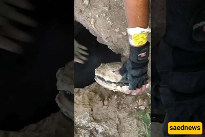 لحظه اکتشاف صائد کنوز لعقد ذهبی قدیم