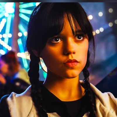 تعرف على الممثل الذی أحیا شخصیه Thing فی Wednesday