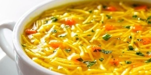 کیفیه تحضیر شوربه الشعیریه الفوریه اللذیذه مع الدجاج أو بدونه!