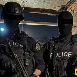 سکان خرم آباد یشکرون الشرطه على حمایه المدینه