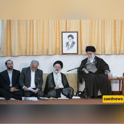 بساطهٌ لافته فی ضیافه القائد الأعلى خلال اجتماع مع قاده الجیش: شرائح شمّام فی صحونٍ معدنیه