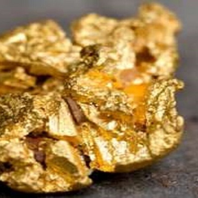 الفتاه التی عطست ذهبًا! + صور