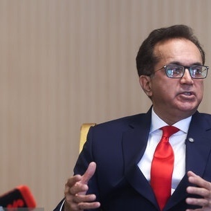 العلاقات الإیرانیه الباکستانیه تعززت فی العامین الماضیین والتعاون بینهما یضمن استقرار وأمن المنطقه