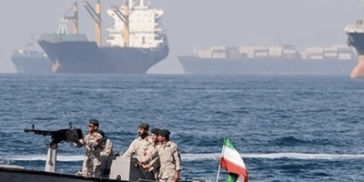 إلى أی مدى قد یستفید إیران من استمرار إغلاق مضیق هرمز ویُلحق الضرر بالولایات المتحده؟
