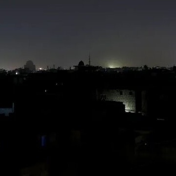 انقطاع الکهرباء عن 8000 منزل فی الأراضی المحتله