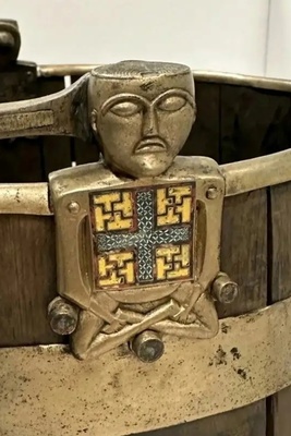 تم العثور على تمثال یشبه بوذا على دلو عمره ألف عام فی النرویج