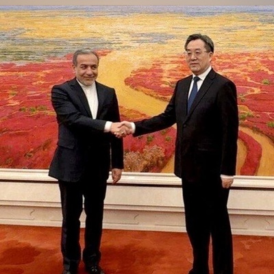 وزیر الخارجیه الإیرانی عراقجی یزور الصین لتعزیز العلاقات الثنائیه والتعاون الاستراتیجی