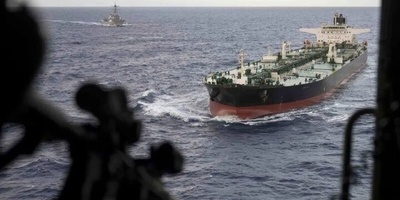 فشل الحصار البحری الإیرانی رسمیًا: أین ذهبت السفن الخمس العملاقه بعد الاتفاق مع الولایات المتحده؟