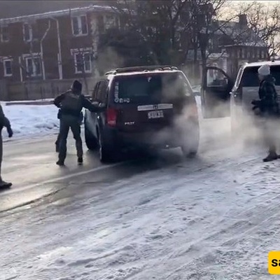 الإداره الأمریکیه السابقه توسّع صلاحیات دائره الهجره والجمرک لاحتجاز اللاجئین