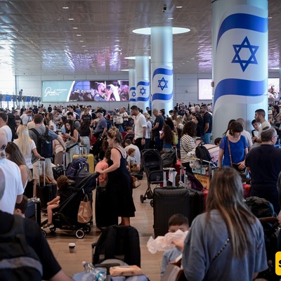 فوضى فی مطار تل أبیب ومسافرون ینتظرون حقائبهم لساعات