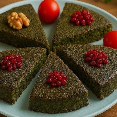 فریتاتا الأعشاب (کوکو سبزی) بالتوت البری والجوز