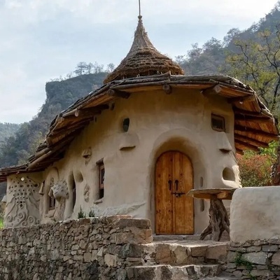 نظره على العماره الساحره لخمسه منازل طینیه فی الهند تمزج بین أسلوب العیش العصری والتصمیم التقلیدی